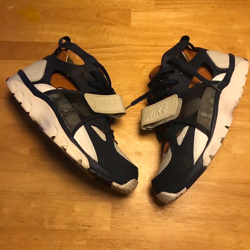 Nike huarache medicine bottle size 10